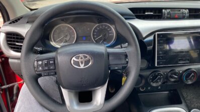 Toyota Hilux SR año 2017