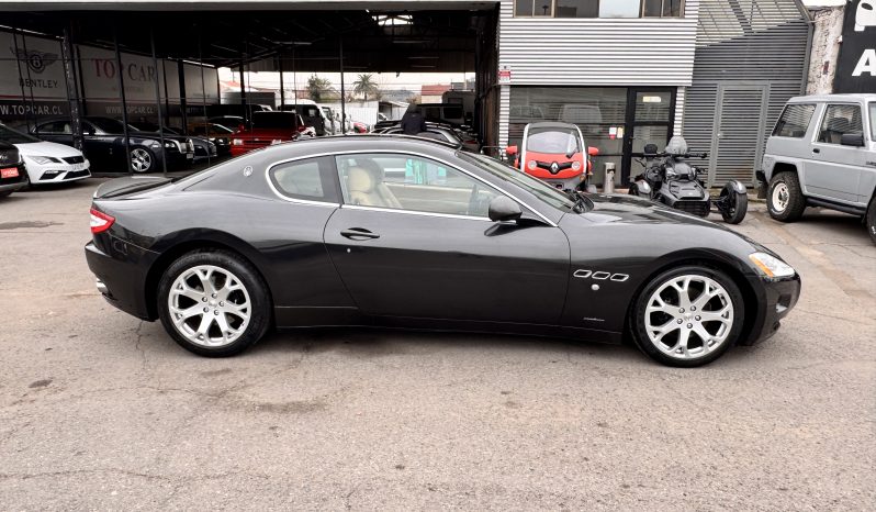 
								Maserati GranTurismo 2008 lleno									