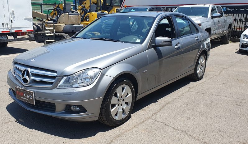 
								Mercedes Benz C180 2011 lleno									