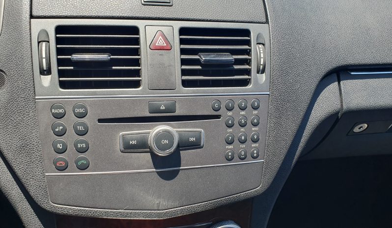 
								Mercedes Benz C180 2011 lleno									