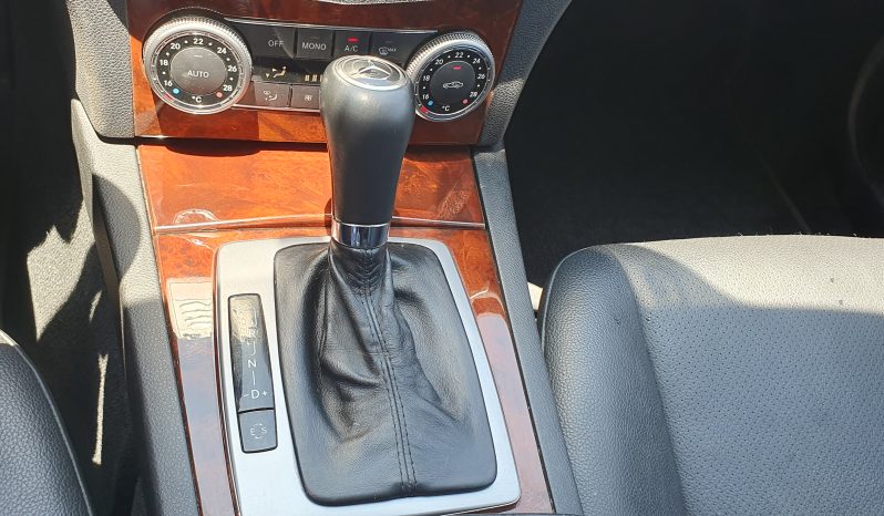 
								Mercedes Benz C180 2011 lleno									