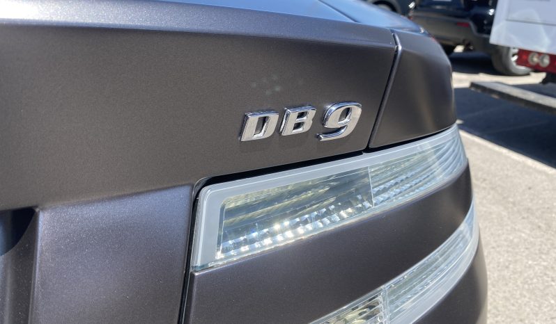 
								Aston Martin DB9 año 2012 lleno									