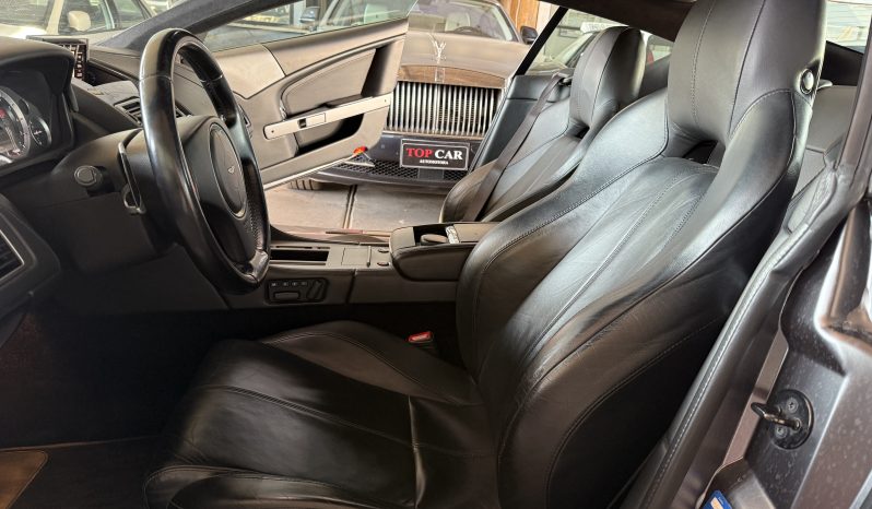 
								Aston Martin DB9 año 2012 lleno									