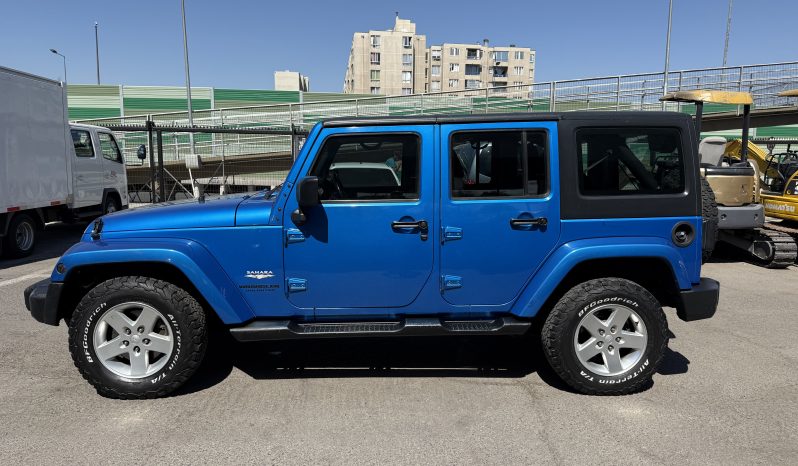 
								JEEP WRANGLER SAHARA 4X4 2015 lleno									