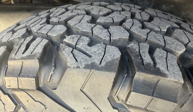 
								JEEP WRANGLER SAHARA 4X4 2015 lleno									