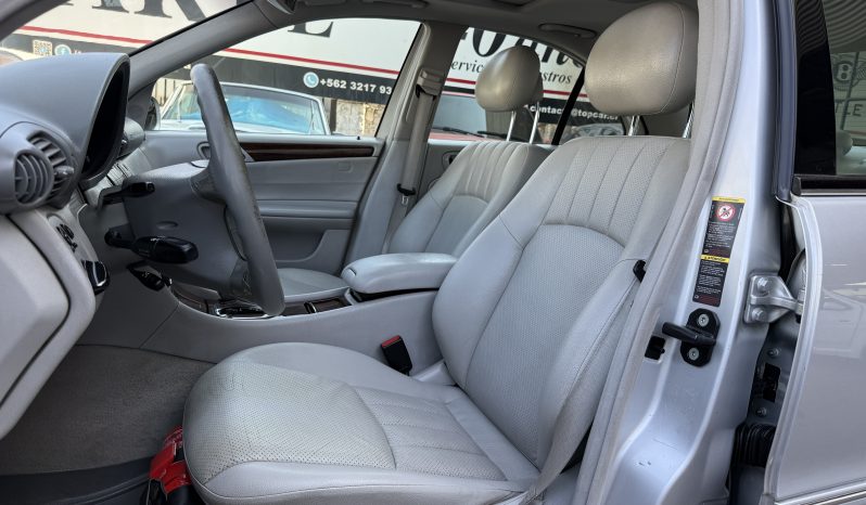 
								Mercedes Benz C200 Kompressor 2005 lleno									