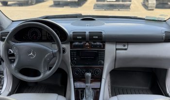 
										Mercedes Benz C200 Kompressor 2005 lleno									