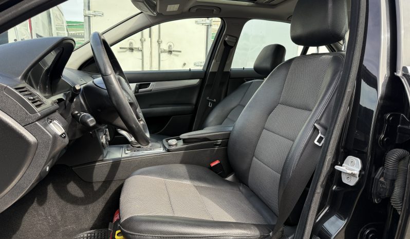 
								MERCEDES C200 Blue Eficiency 2010 lleno									