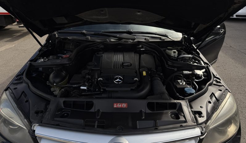 
								MERCEDES C200 Blue Eficiency 2010 lleno									