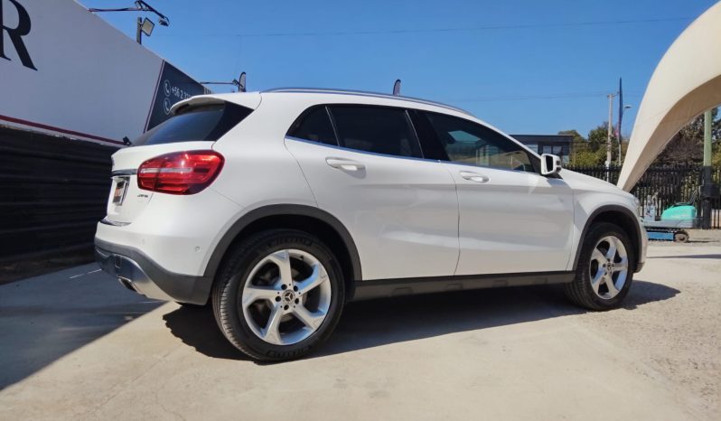 
								Mercedes Benz GLA 200 Turbo 2019 lleno									