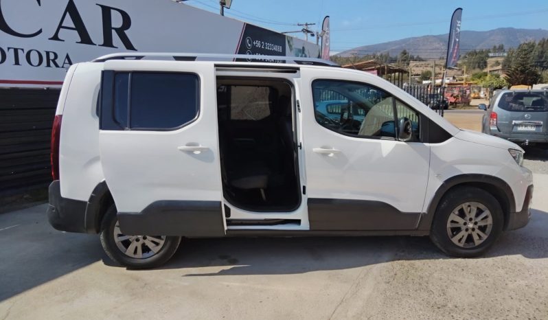 
								PEUGEOT RIFTER 1.2 Automático 2022 lleno									