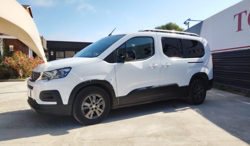 
								PEUGEOT RIFTER 1.2 Automático 2022 lleno									