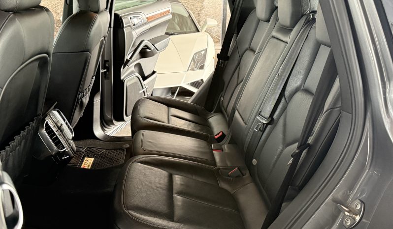 
								Porsche Cayenne año 2012 lleno									