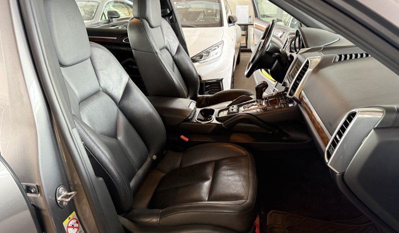 
								Porsche Cayenne año 2012 lleno									