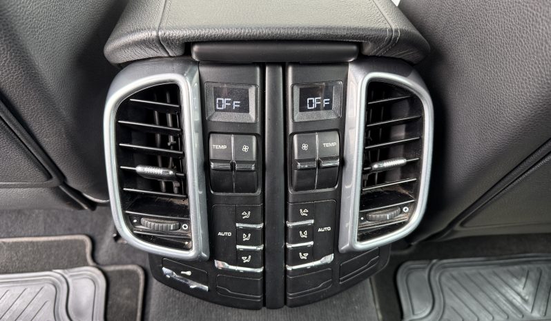 
								Porsche Cayenne año 2012 lleno									