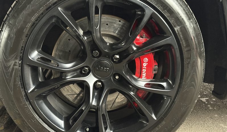 
								Jeep Grand Cherokee SRT8 año 2014 lleno									