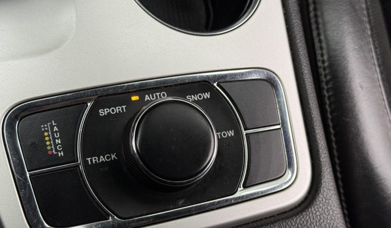 
								Jeep Grand Cherokee SRT8 año 2014 lleno									