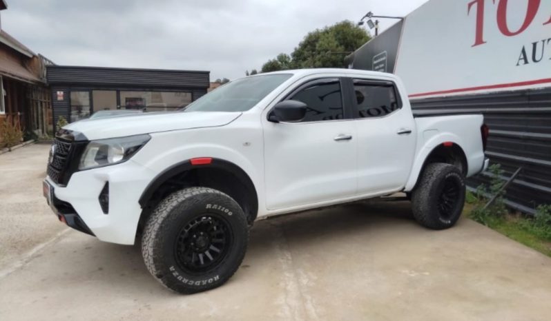 
								Nissan Navara SE 4×4 2.3 Turbo Diesel DCAB 2022 lleno									