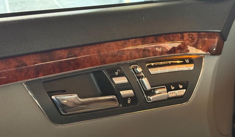 
								Mercedes Benz S500 año 2008 lleno									