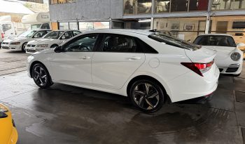 
										Hyundai Elantra 2022 lleno									