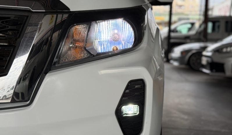 
								Nissan Navara 4WD año 2024 lleno									