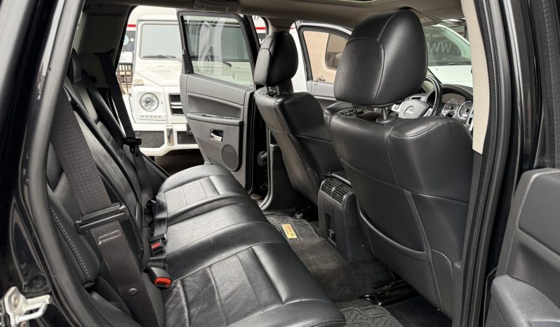 
								Jeep Grand Cherokee ST8 año 2009 lleno									