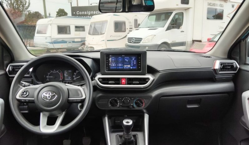 
								Toyota Raize E 2023 lleno									